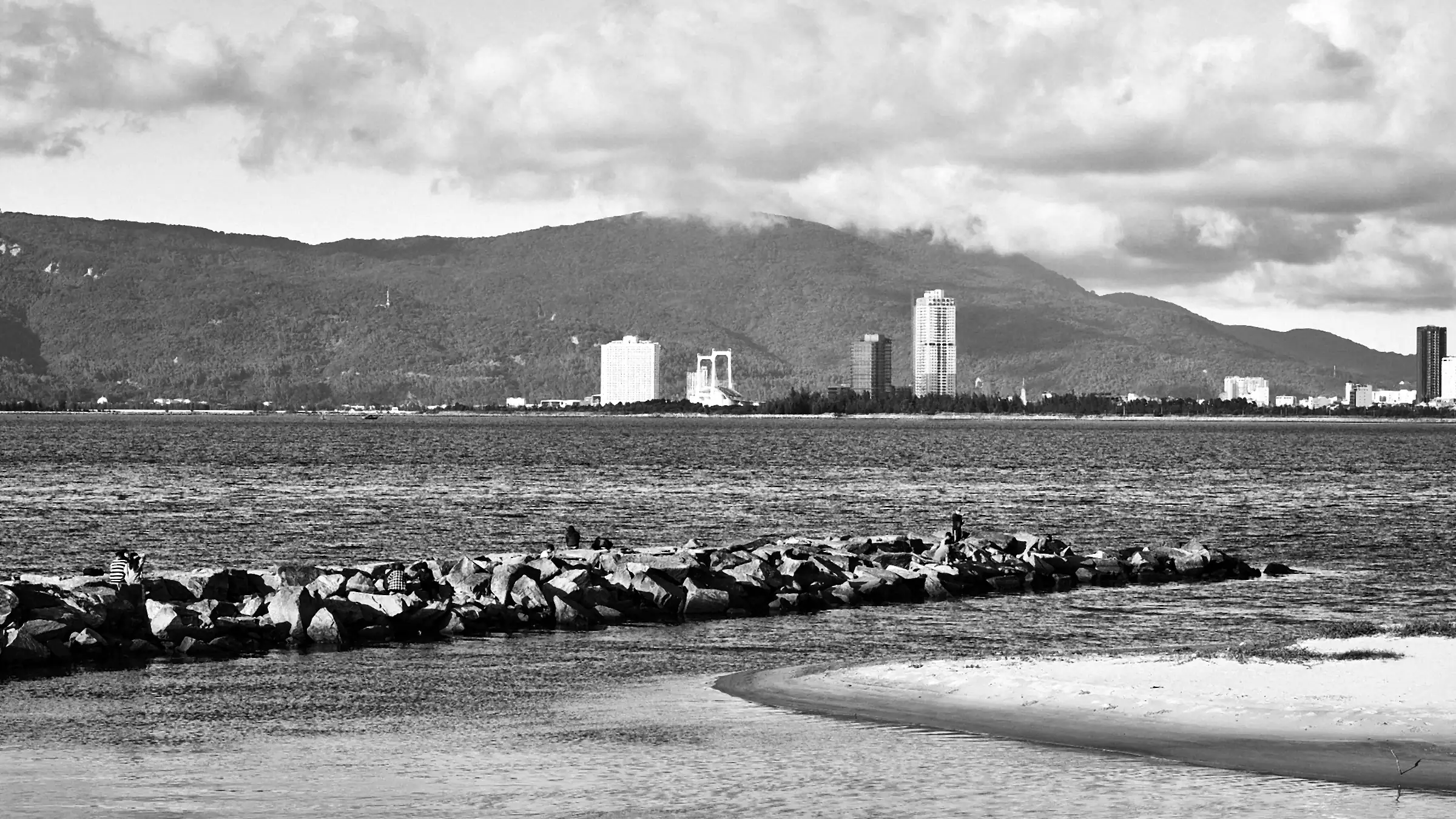 Da Nang, in black and white
